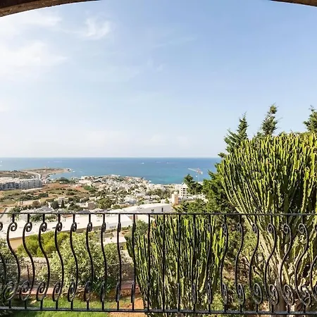 Villa Spectacular With Pool And Tennis Court