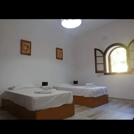 Villa Spectacular With Pool And Tennis Court