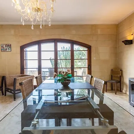 Villa Spectacular With Pool And Tennis Court *