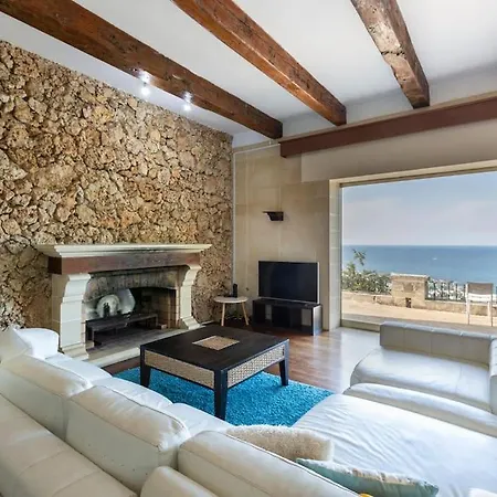 Spectacular With Pool And Tennis Court
