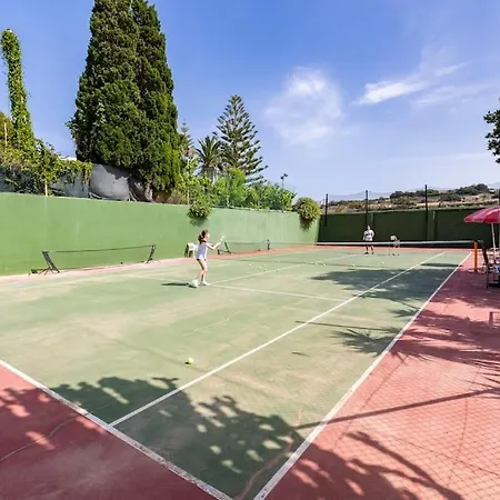 Spectacular With Pool And Tennis Court Madliena