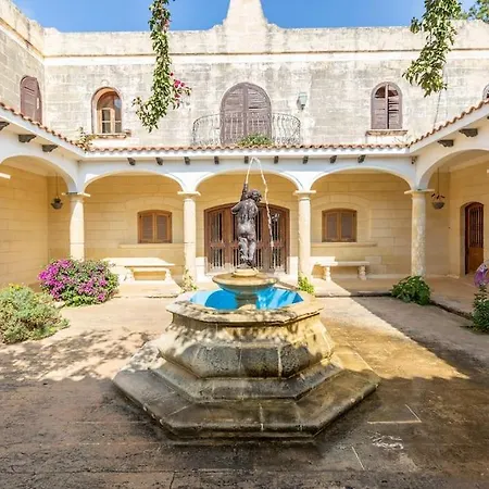 Spectacular With Pool And Tennis Court * Madliena