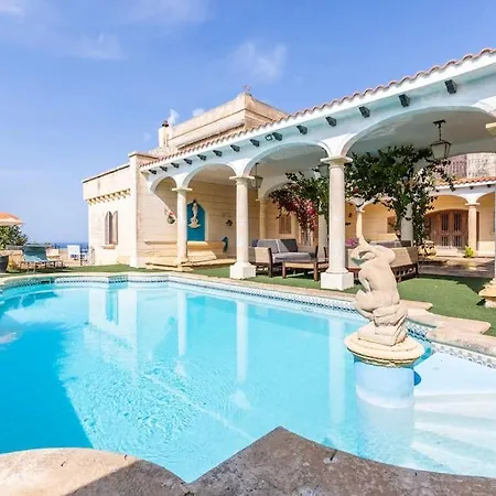 Spectacular With Pool And Tennis Court