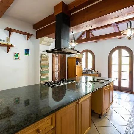 Spectacular With Pool And Tennis Court Madliena