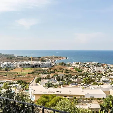 Spectacular With Pool And Tennis Court