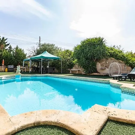 Villa Spectacular With Pool And Tennis Court *