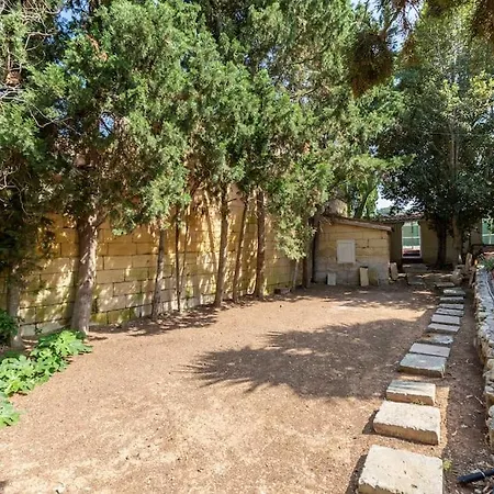 Spectacular With Pool And Tennis Court * Madliena