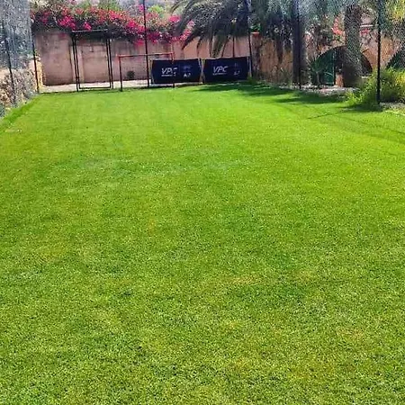 Spectacular With Pool And Tennis Court