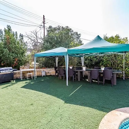 Villa Spectacular With Pool And Tennis Court *