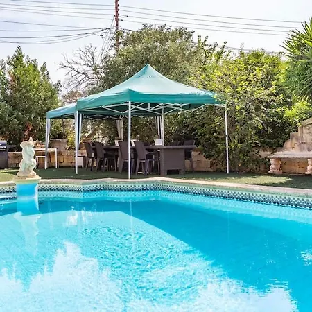 Villa Spectacular With Pool And Tennis Court *
