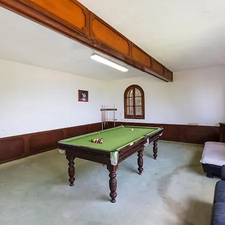 فيلة Spectacular With Pool And Tennis Court Madliena