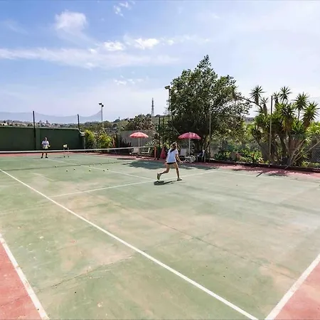 فيلة Spectacular With Pool And Tennis Court Madliena